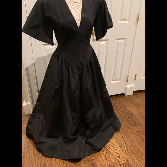 Pauline  Trigere Dresses & Skirts - Gorgeous and Elegant Pauline Trigere Black Gown